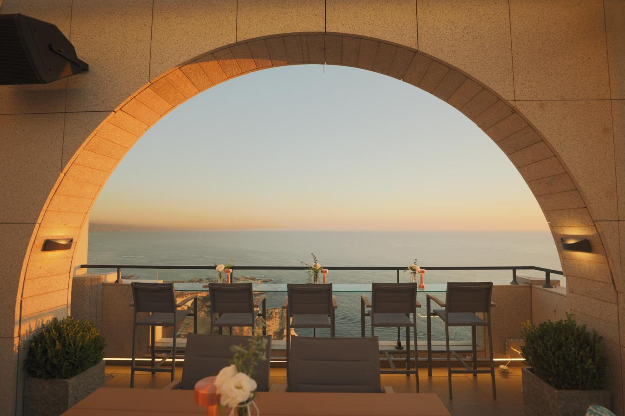 Raouche Arjaan By Rotana Aparthotel Beirut Exterior foto