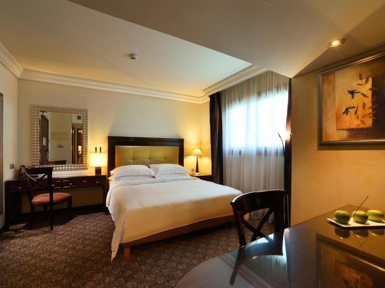 Raouche Arjaan By Rotana Aparthotel Beirut Exterior foto