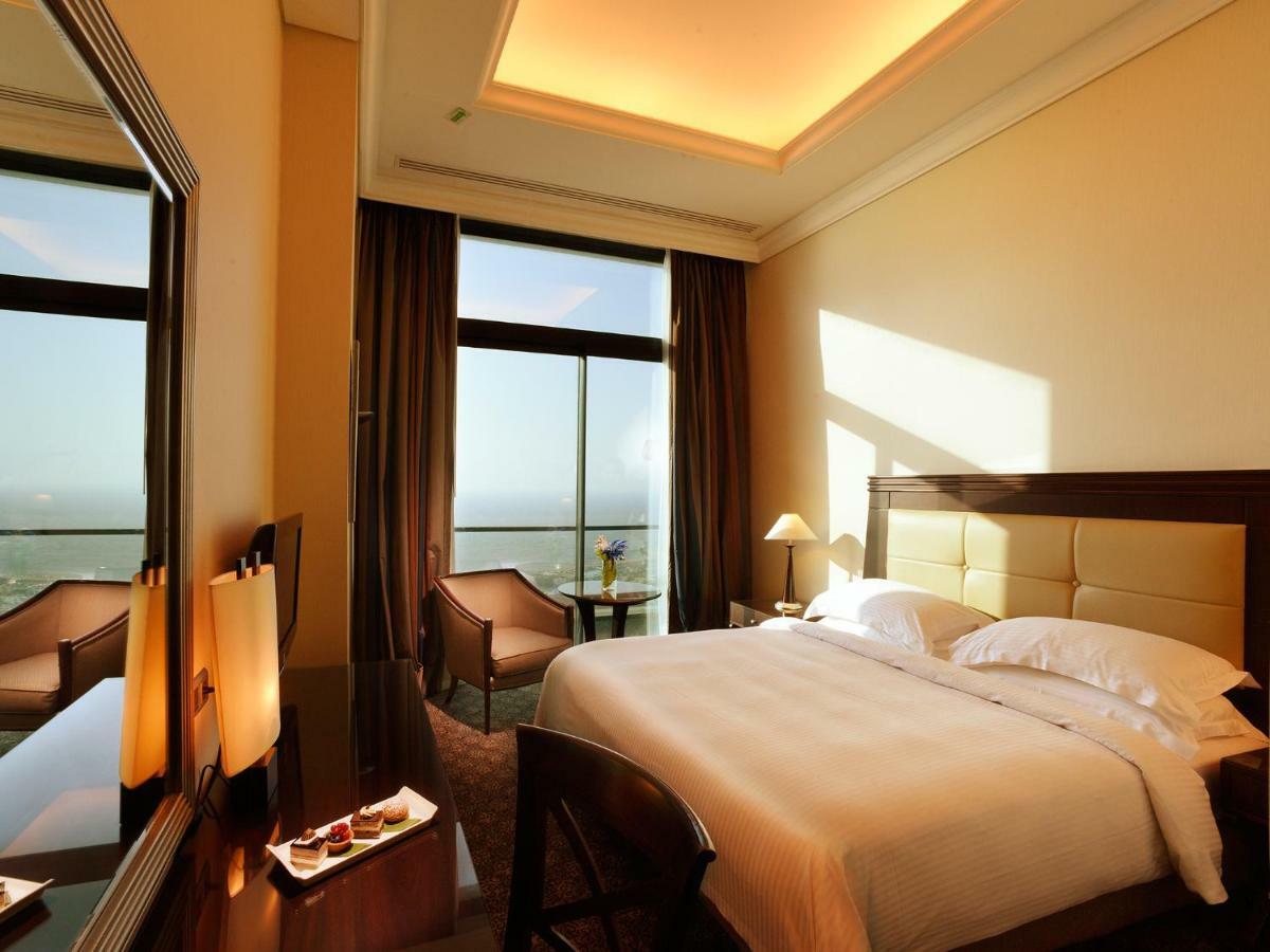 Raouche Arjaan By Rotana Aparthotel Beirut Exterior foto
