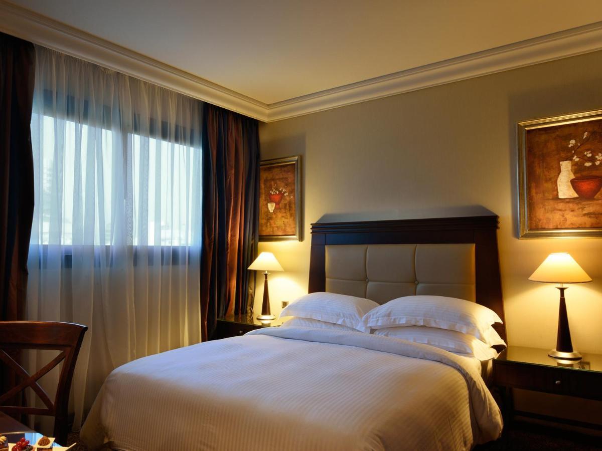 Raouche Arjaan By Rotana Aparthotel Beirut Exterior foto